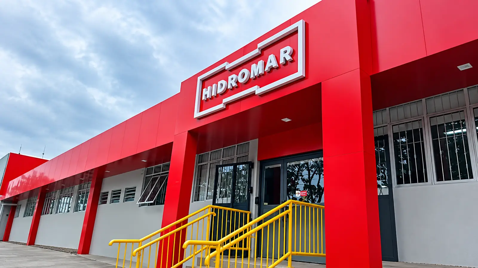 Fachada da Hidromar — fabricante nacional de elevadores automotivos em Londrina/PR