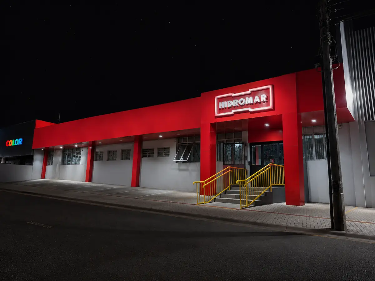 Fachada da Hidromar — fabricante de elevadores automotivos em Londrina/PR